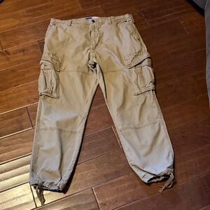 Old Navy Men's Khaki Cargo Pants